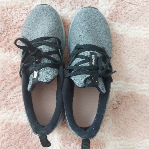 Shoes - Picture 1 of 4